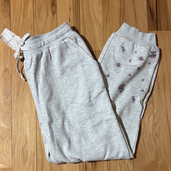 NWT Women's Light Gray Joggers with Embroidered Flowers 💐 - Picture 2 of 7